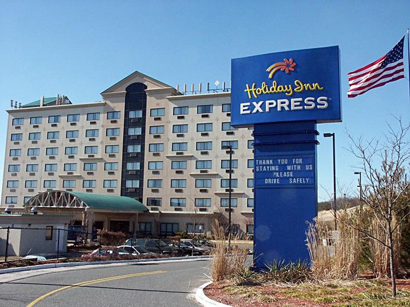 Holiday Inn Express Hauppauge-Long Island, An Ihg Hotel Exterior foto